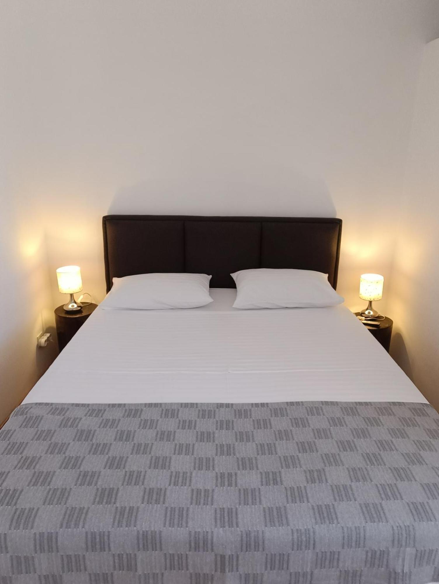 Apartmani Sprljan Vodice Zewnętrze zdjęcie