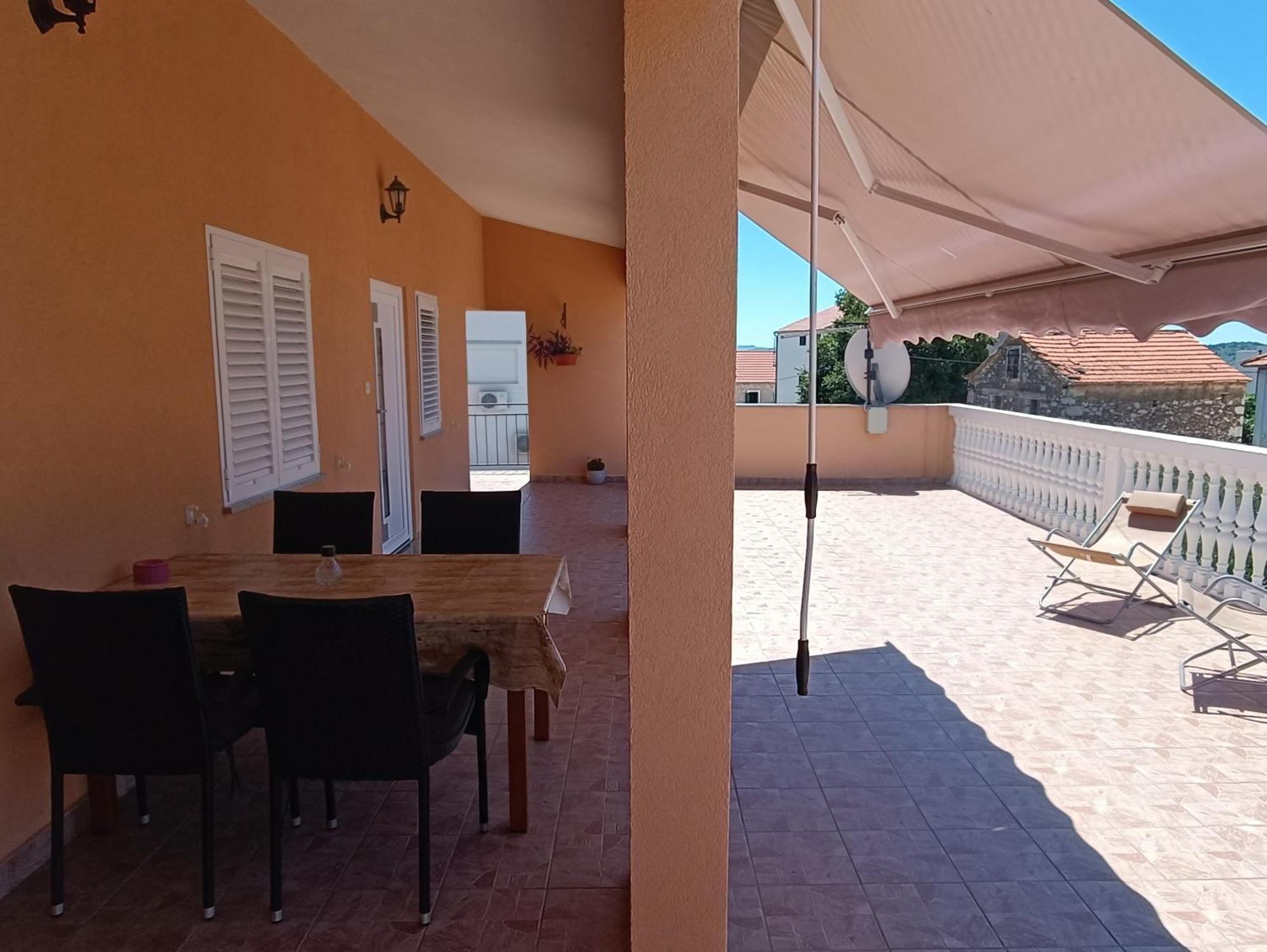 Apartmani Sprljan Vodice Zewnętrze zdjęcie