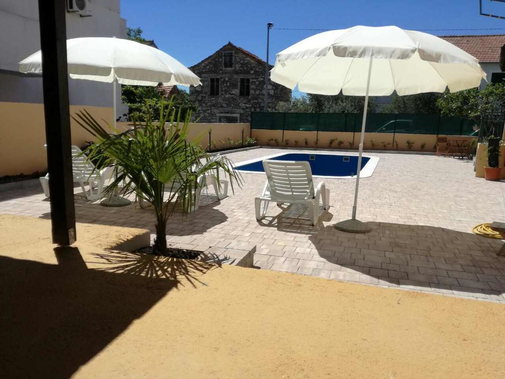 Apartmani Sprljan Vodice Zewnętrze zdjęcie