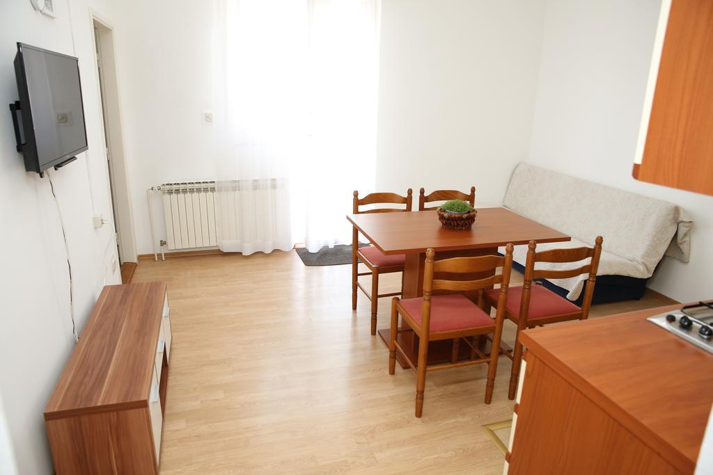 Apartmani Sprljan Vodice Zewnętrze zdjęcie