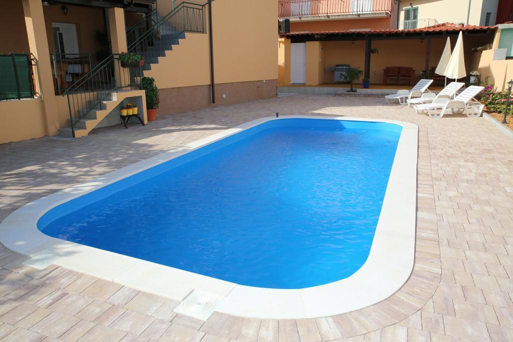 Apartmani Sprljan Vodice Zewnętrze zdjęcie