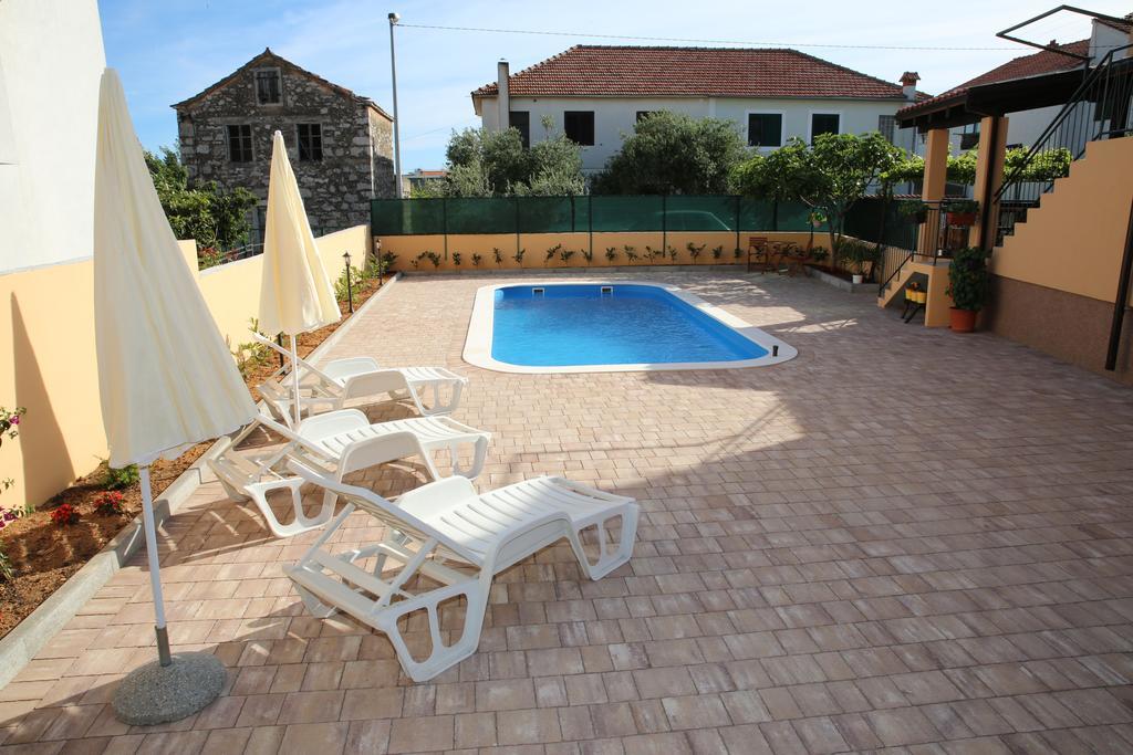 Apartmani Sprljan Vodice Zewnętrze zdjęcie